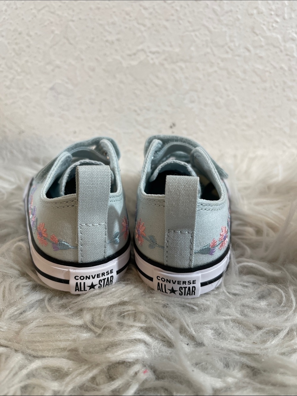 CONVERSE Chuck Taylor All Star Easy-On Velcro Embroidered Floral Kids Size 7 NEW - Picture 6 of 14